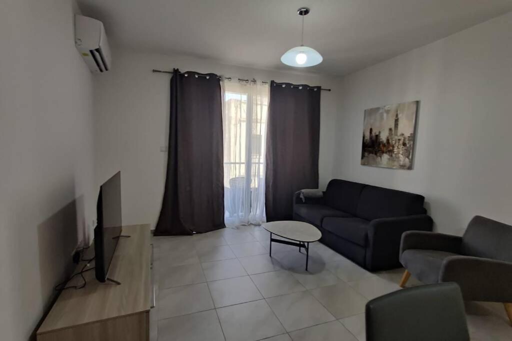 Brand New 3 Bedroom Apartment Close To The Sea Gzira Luaran gambar